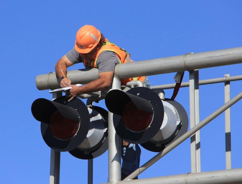 découvrez l'importance de la maintenance préventive pour optimiser la performance de vos équipements. apprenez comment anticiper les pannes, réduire les coûts et prolonger la durée de vie de vos machines grâce à des stratégies adaptées.