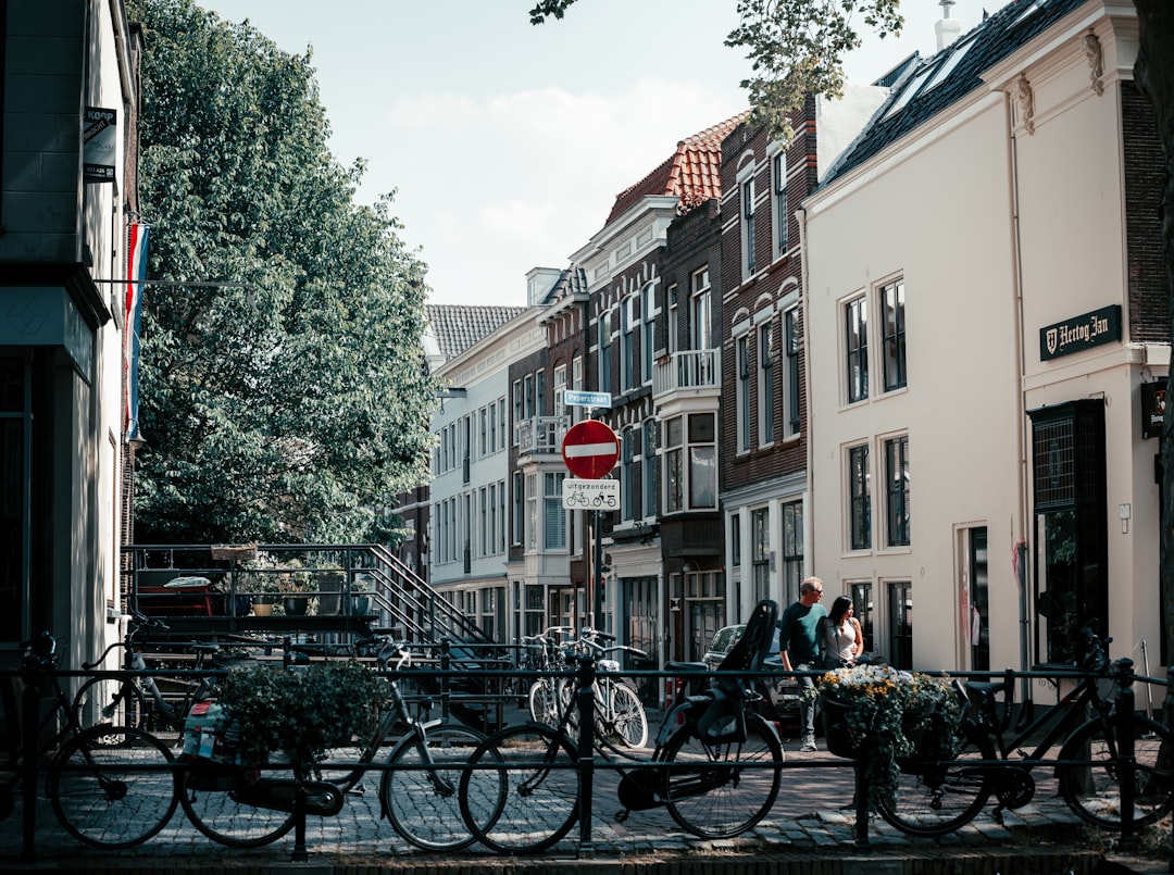 découvrez la nouvelle tendance des scooters urbains, alliant praticité et style. idéaux pour naviguer dans la ville avec agilité, nos scooters urbains vous offrent une alternative écologique et rapide pour vos déplacements quotidiens.